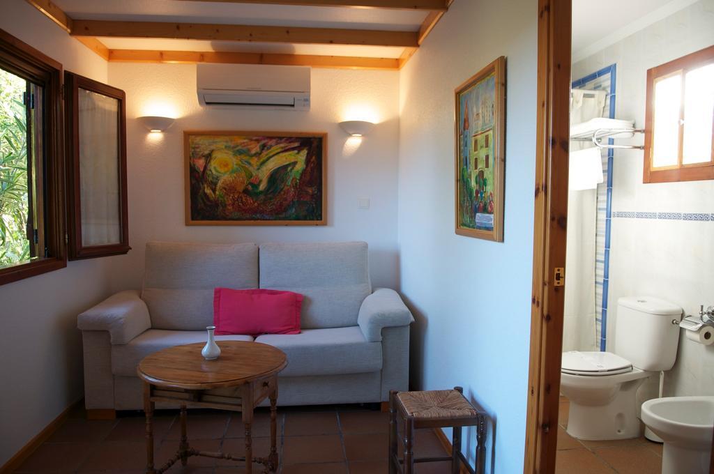 La Cerca Del Alcornoque Guest House Casas de Belvis Luaran gambar