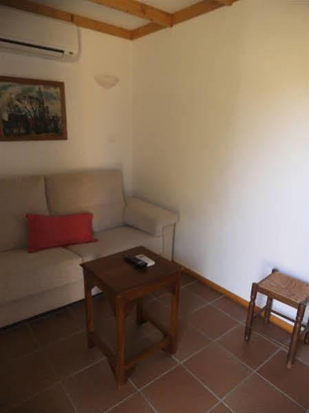 La Cerca Del Alcornoque Guest House Casas de Belvis Luaran gambar